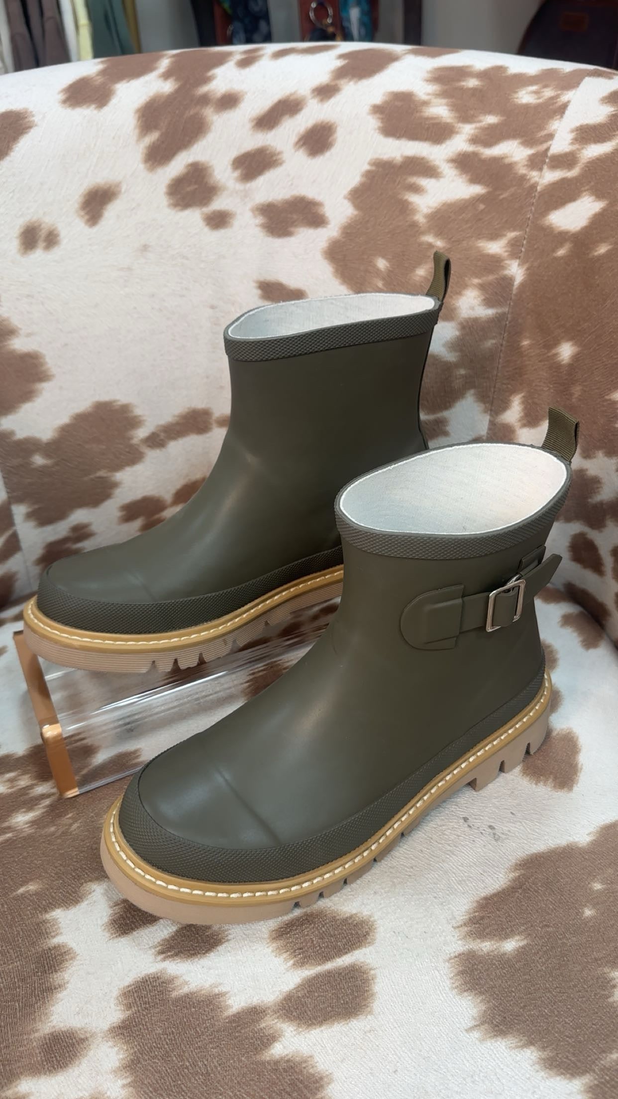 Corkys Drip in Green