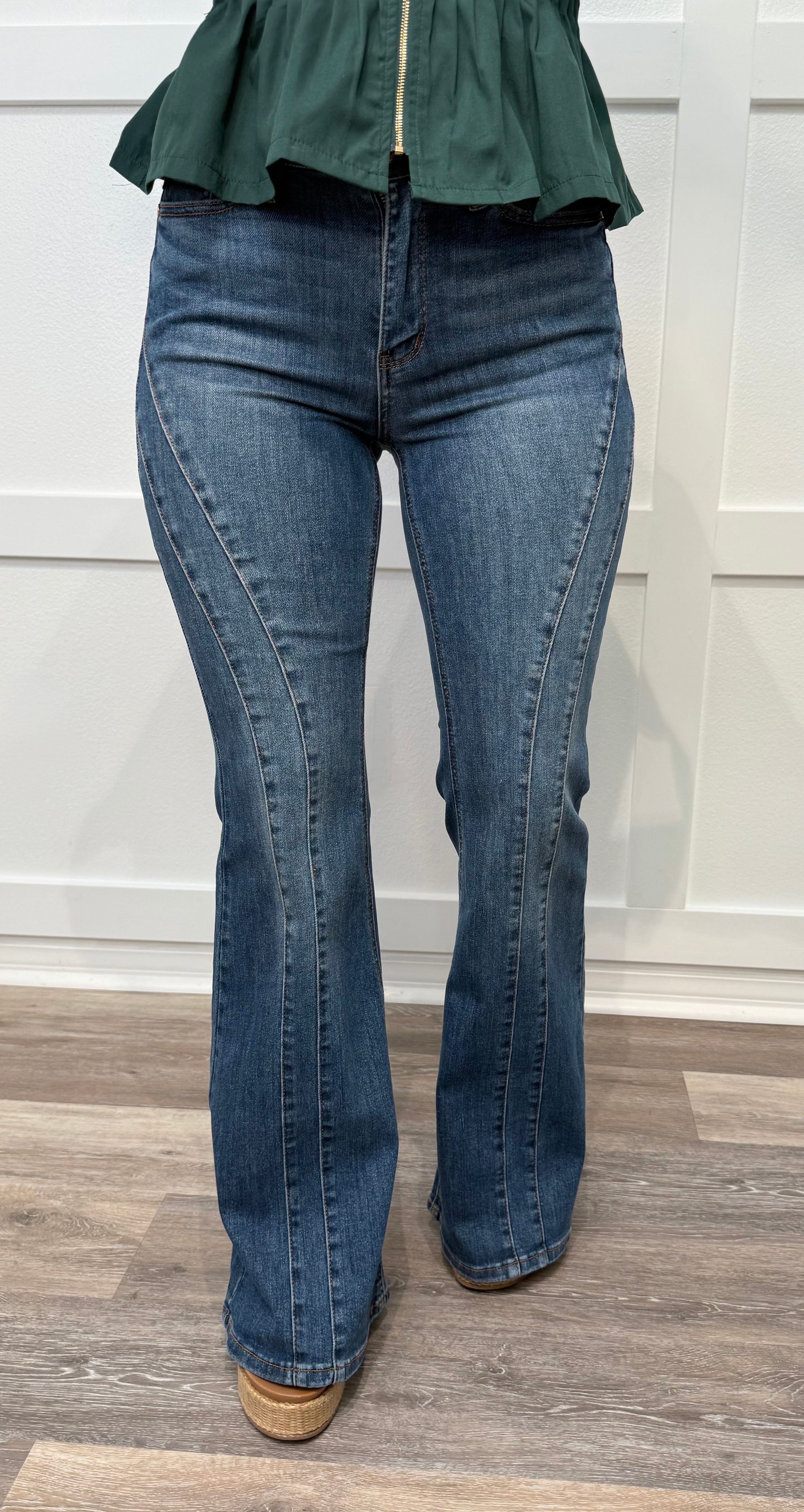 JUDY BLUE Contouor Flares