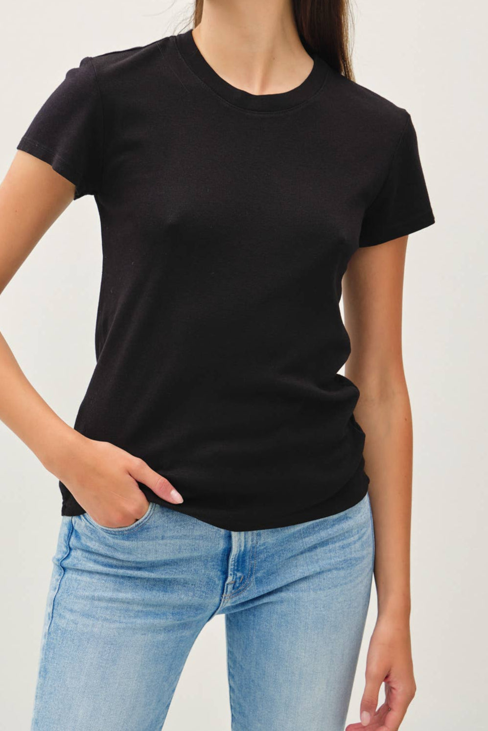CLASSIC CREWNECK TEE