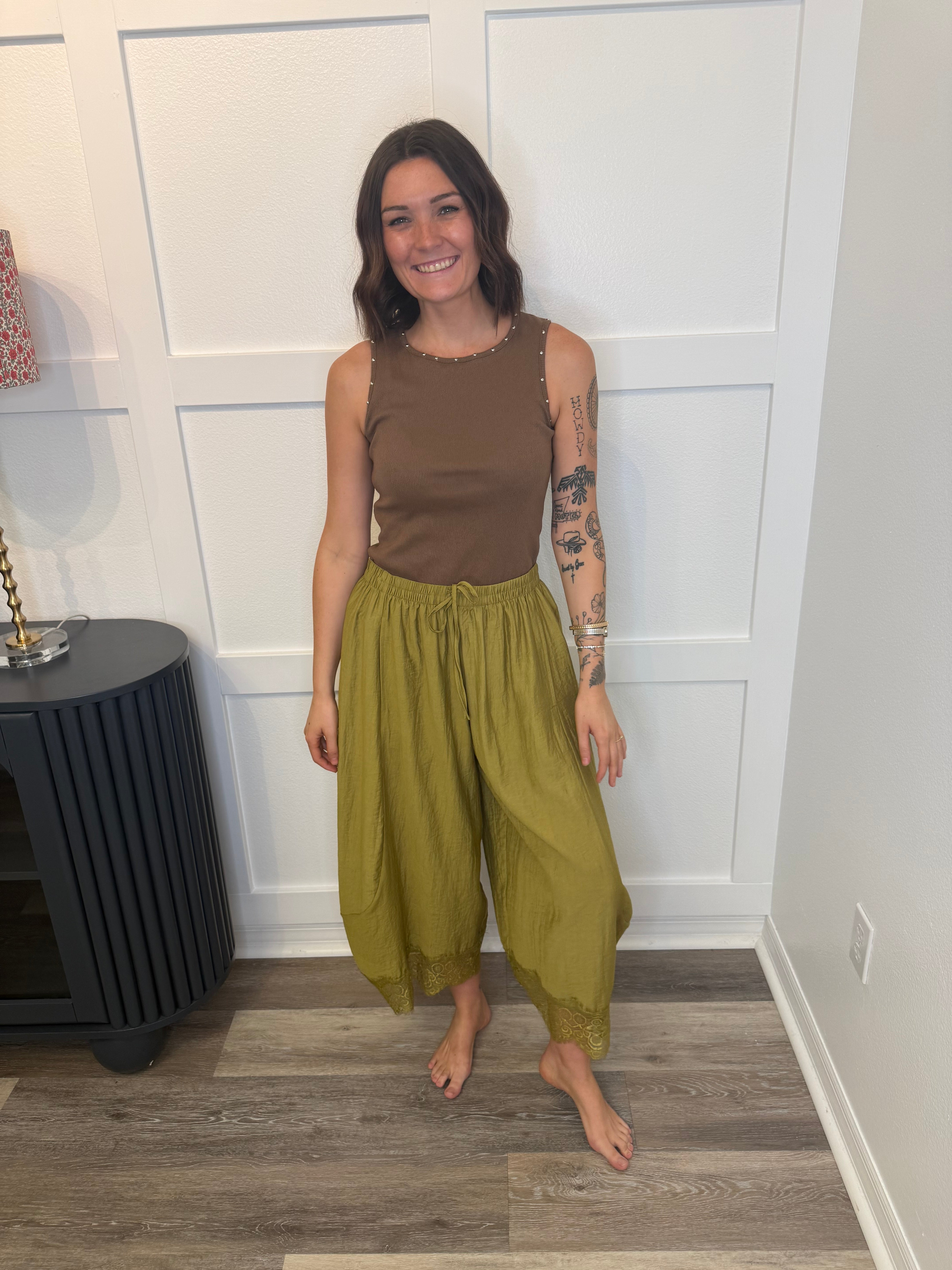 Cropped Lace Hem Barrel Pants