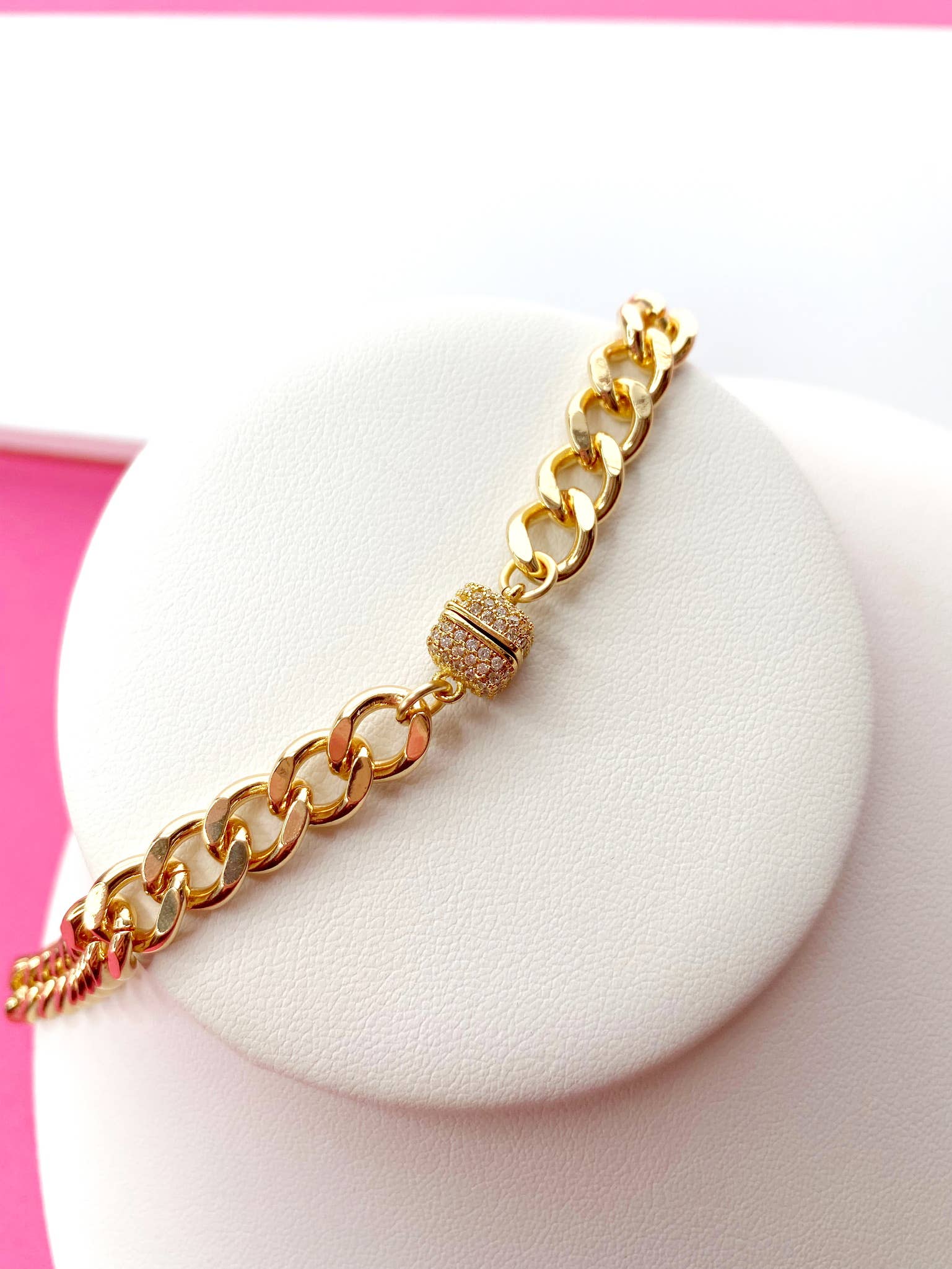 Michelle Magnetic Clasp Choker