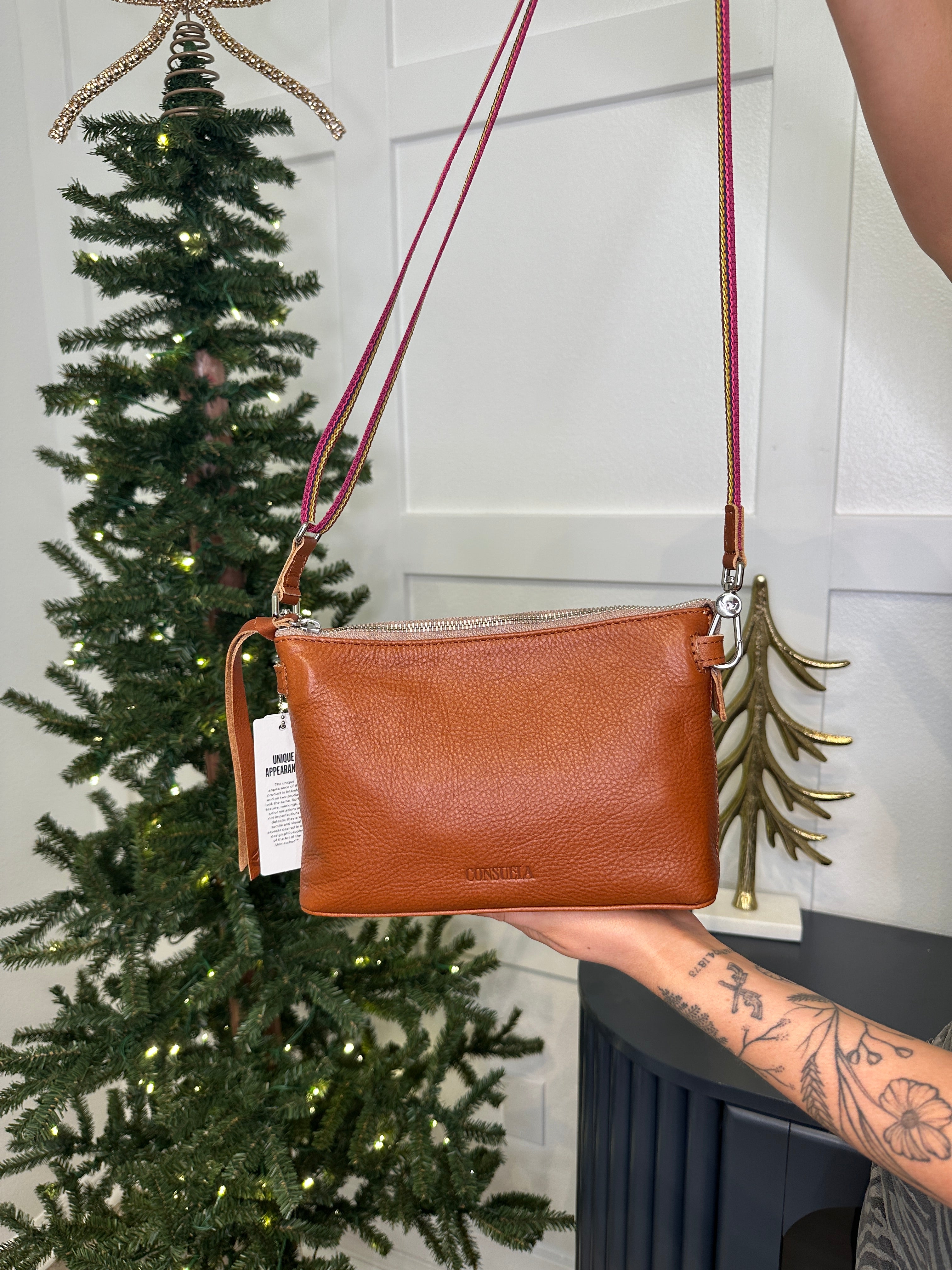 CONSUELA MIDTOWN CROSSBODY, BRANDY