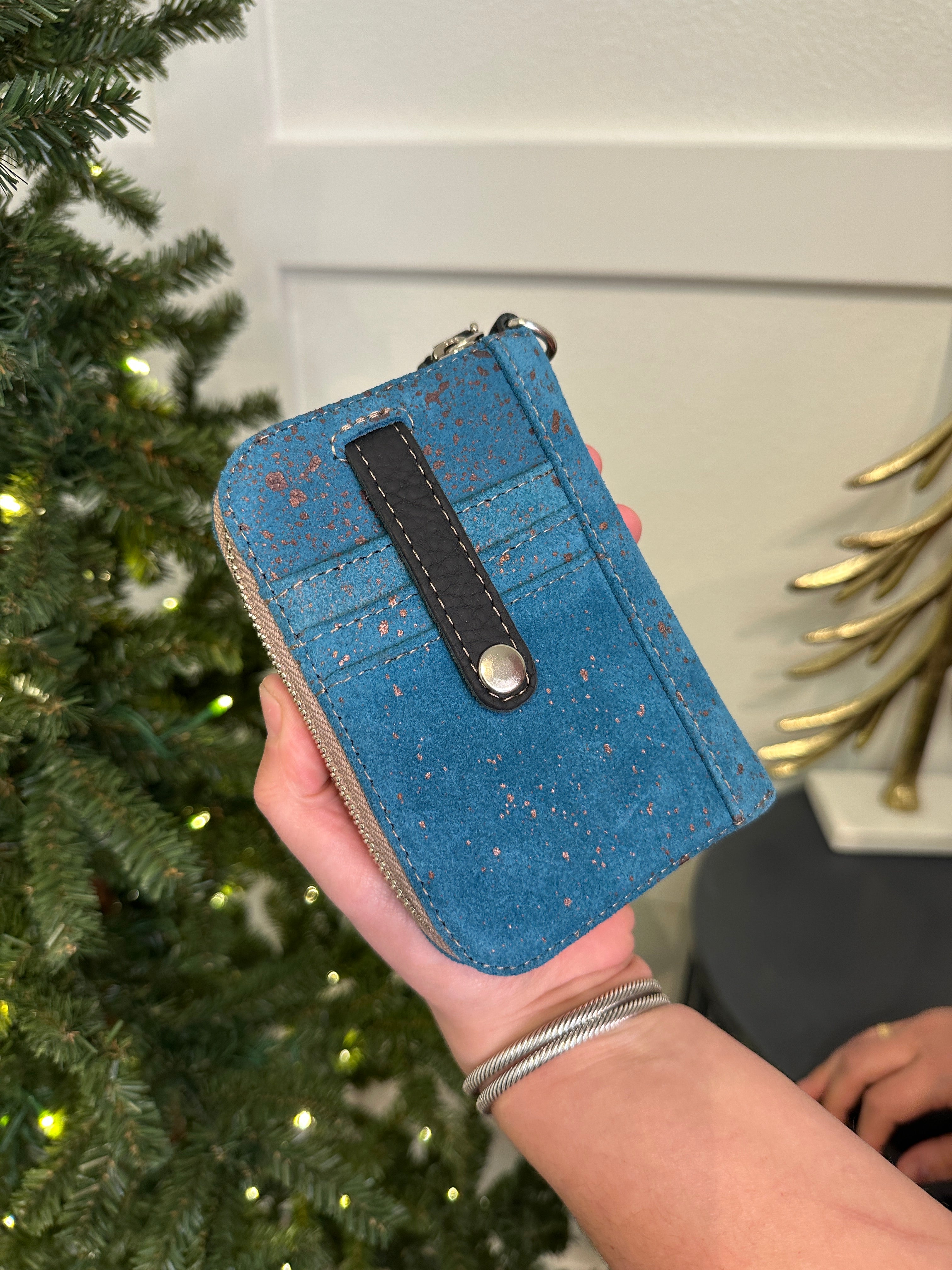 Consuela Zippy Wallet, Nilo