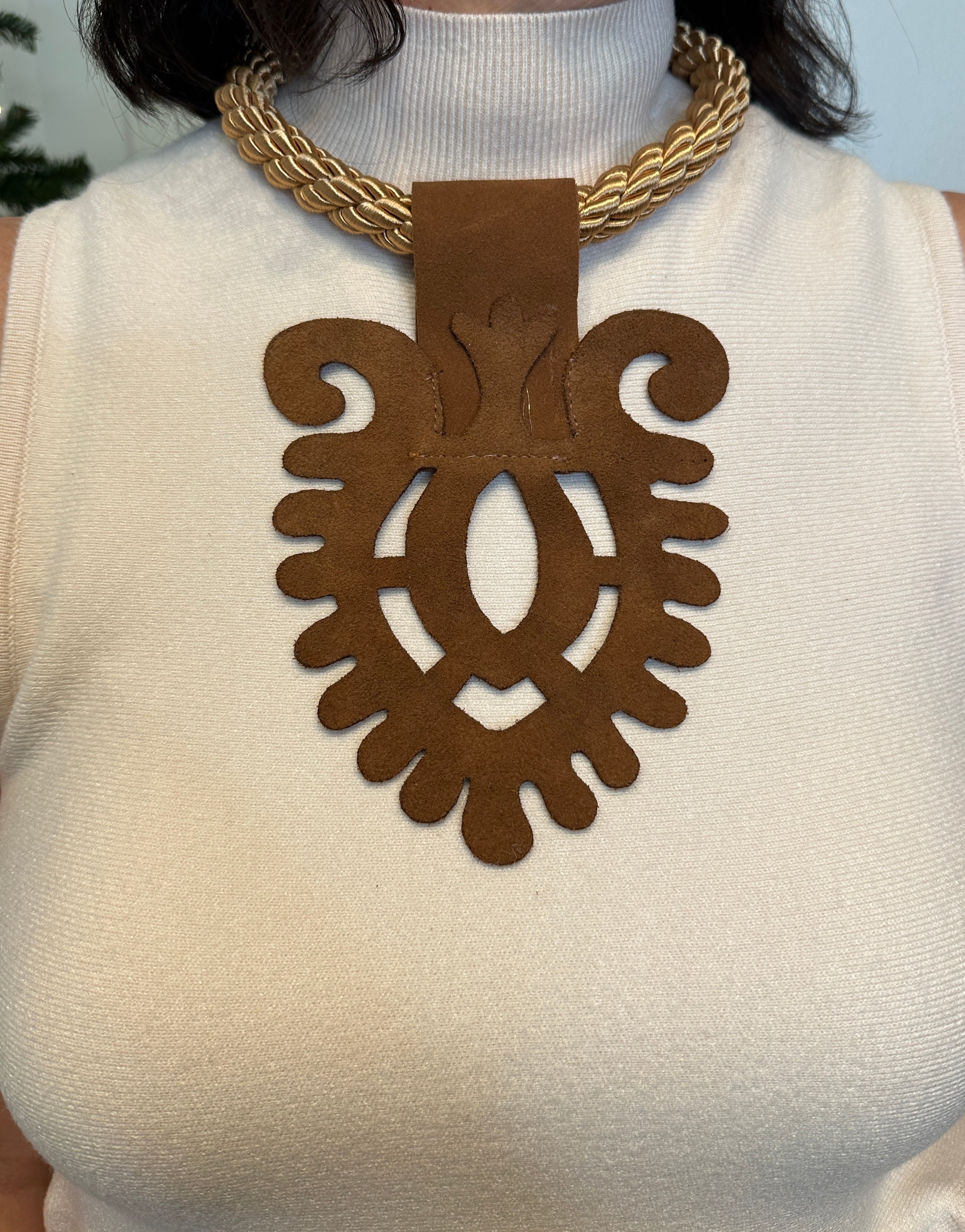 Olivia Pendant Choker